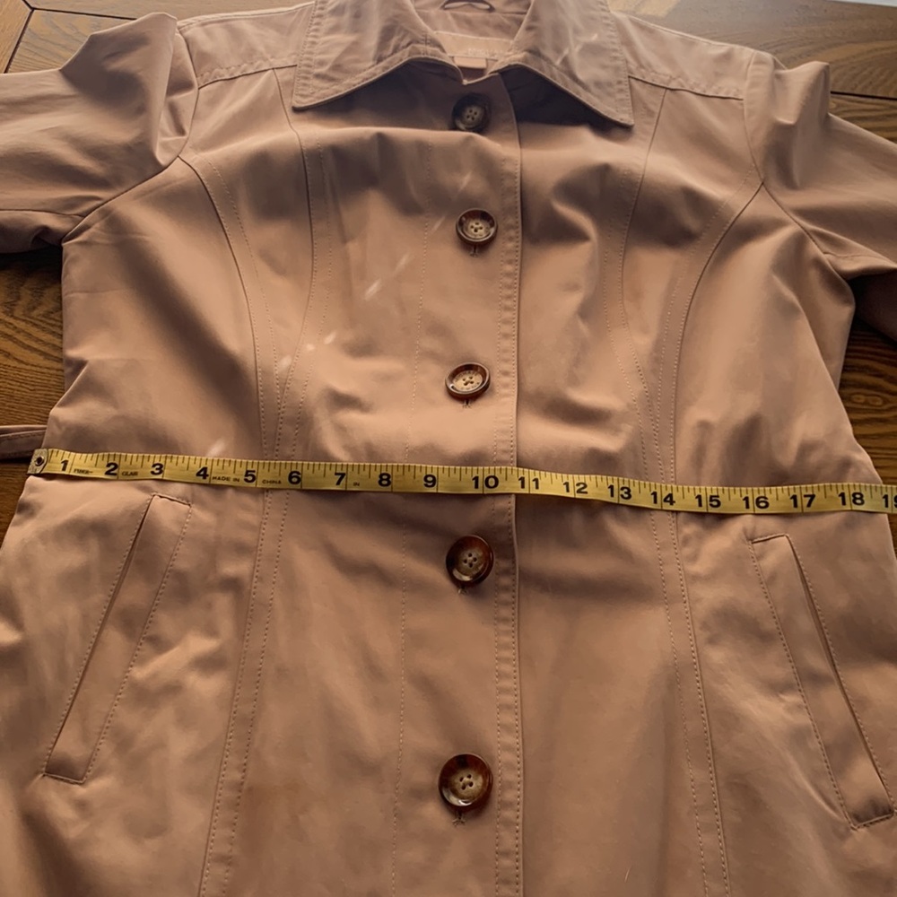 MICHAEL KORS Tan Trench Coat, Medium, pop-collar knee-length w/long buckle belt - Picture 9 of 9